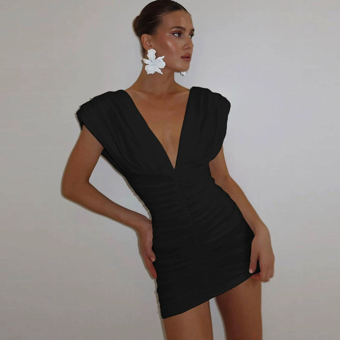 Sylcue European And American Hot Girl Style Fashionable And High-End Deep V-Neck Sleeveless Dress Pleated To Cover The Flesh And Slimming Buttocks Skirt